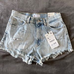 NWT ZARA distressed denim shorts size 4
